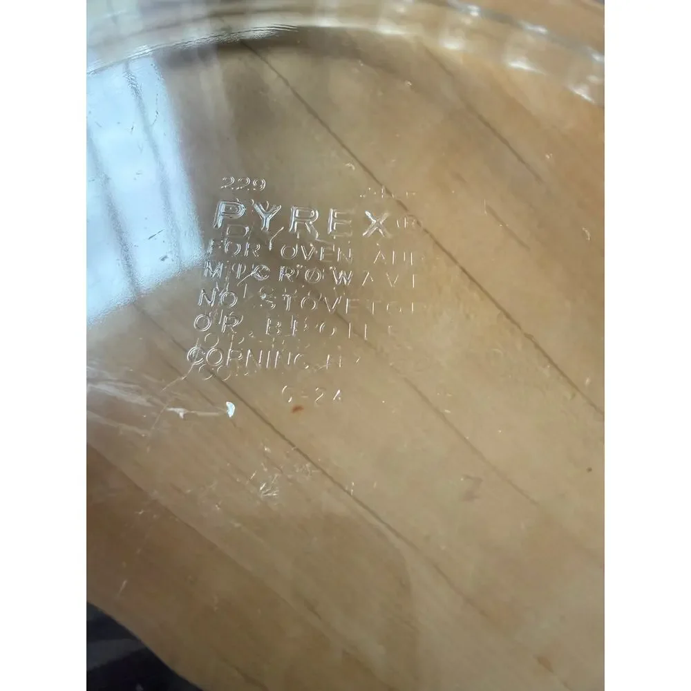 Vintage Pyrex Scalloped Edge Pie Plate No 229 USA 70s